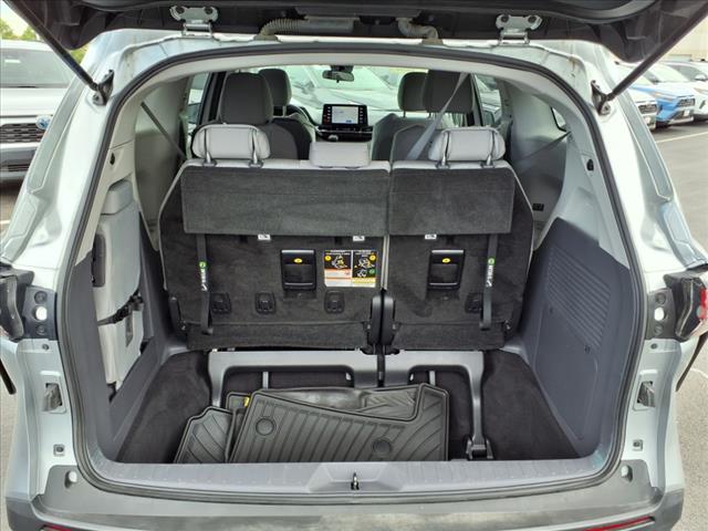 2022 Toyota Sienna LE