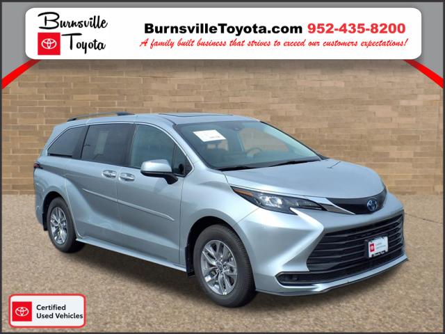 2025 Toyota Sienna LE