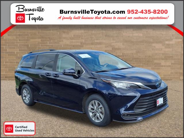 2022 Toyota Sienna LE