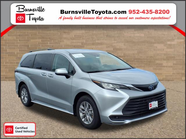 2022 Toyota Sienna LE