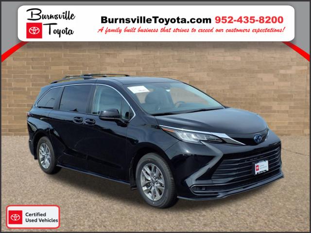 2022 Toyota Sienna LE