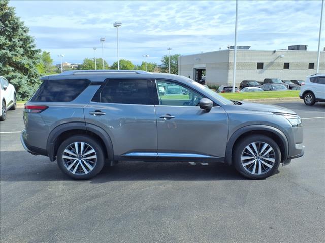 2022 Nissan Pathfinder PLATINUM