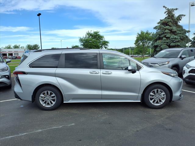 2022 Toyota Sienna LE