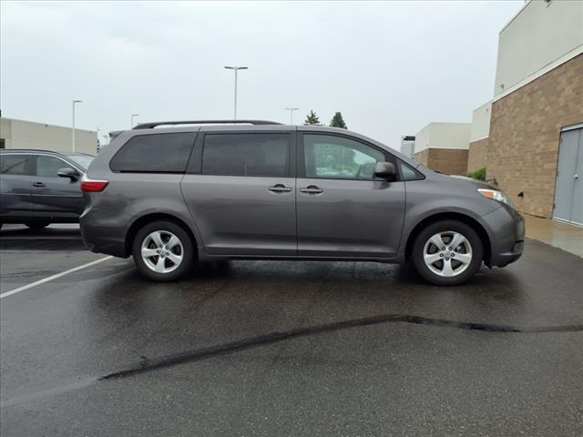 2017 Toyota Sienna LE