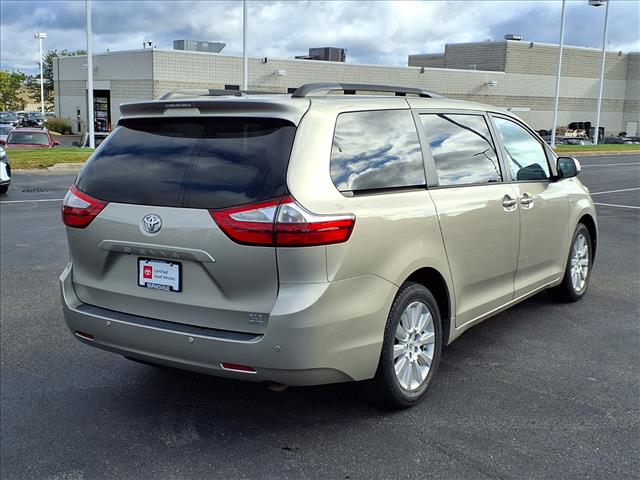 2016 Toyota Sienna XLE