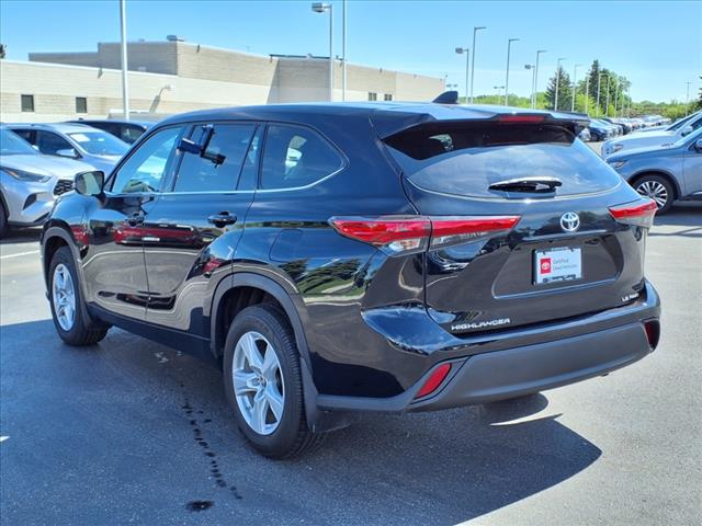 2022 Toyota Highlander LE