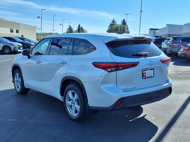 2022 Toyota Highlander LE