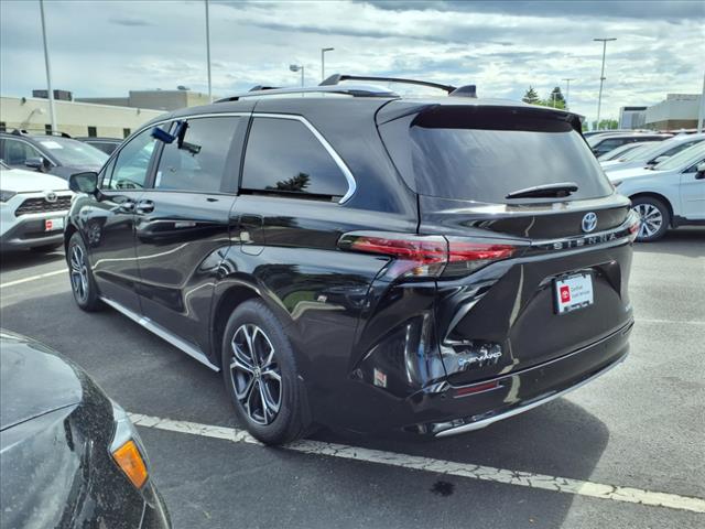 2025 Toyota Sienna PLATINUM