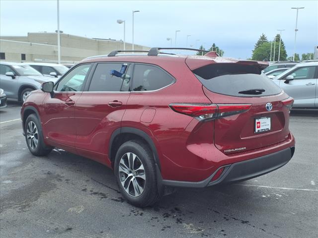 2022 Toyota Highlander Hybrid HYBRID XLE