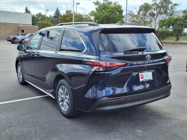 2022 Toyota Sienna LE