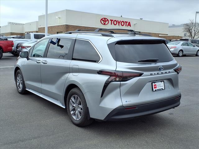 2025 Toyota Sienna XLE