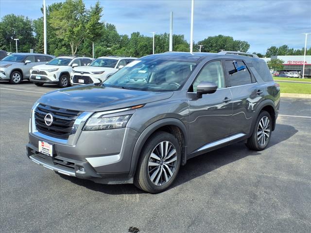 2022 Nissan Pathfinder PLATINUM