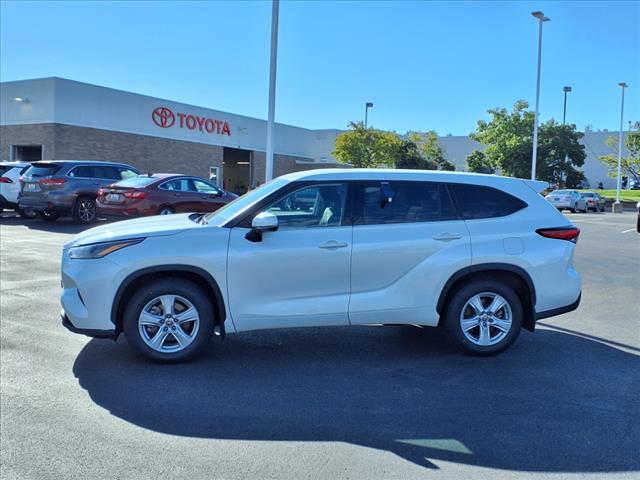 2022 Toyota Highlander LE
