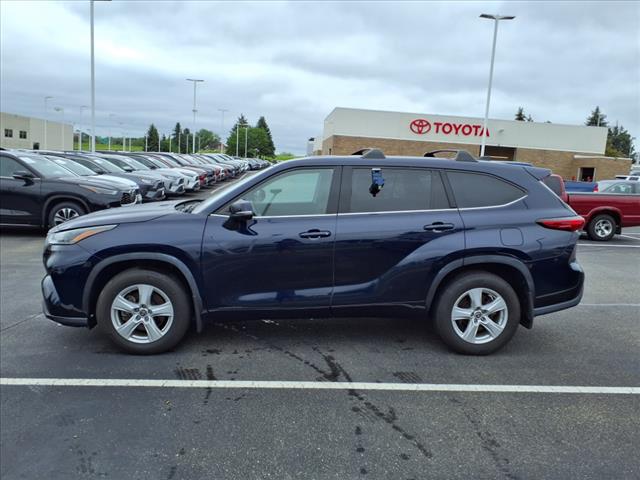 2022 Toyota Highlander LE
