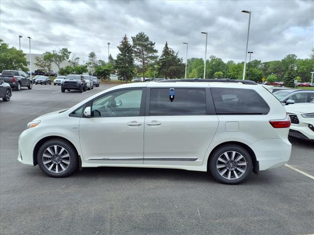 2019 Toyota Sienna LIMITED PREMIUM