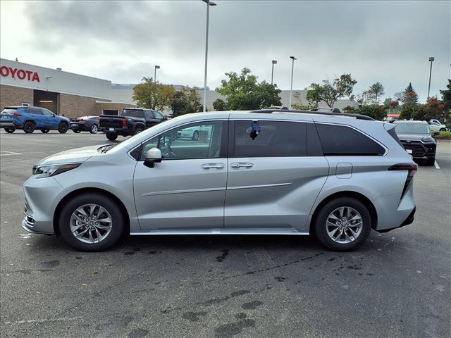 2024 Toyota Sienna XLE