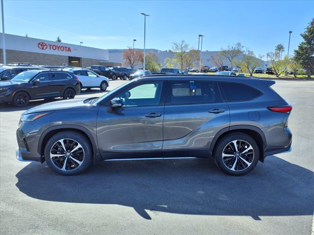 2022 Toyota Highlander XSE
