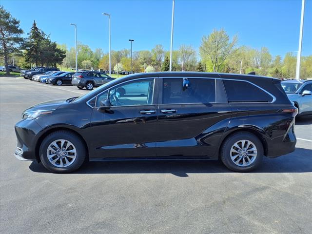 2023 Toyota Sienna XLE