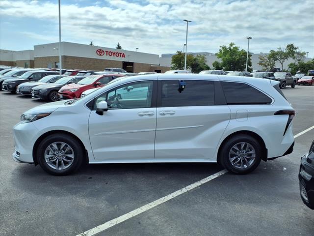2024 Toyota Sienna XLE