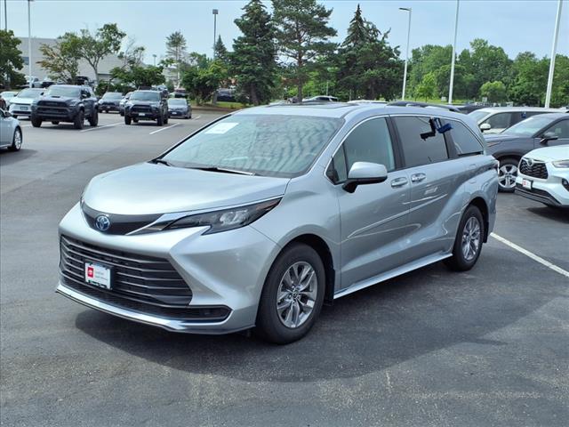 2025 Toyota Sienna LE