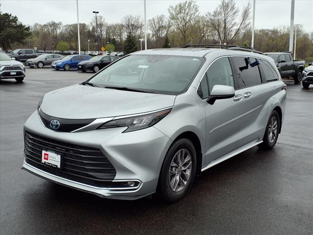 2024 Toyota Sienna XLE