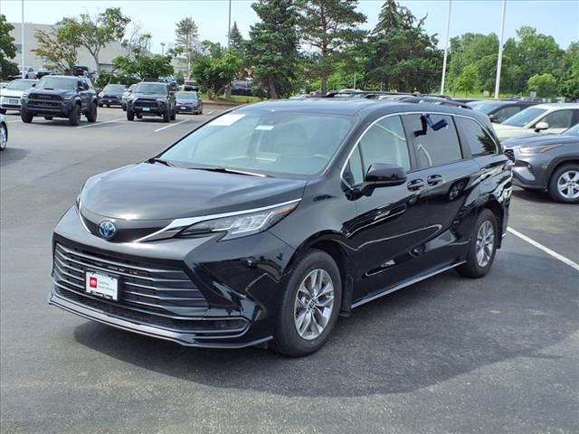 2022 Toyota Sienna LE