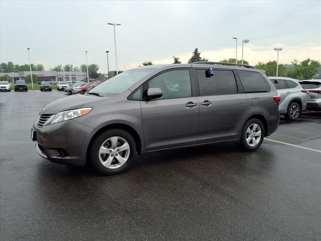 2017 Toyota Sienna LE