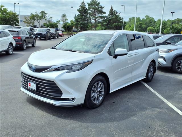2024 Toyota Sienna XLE