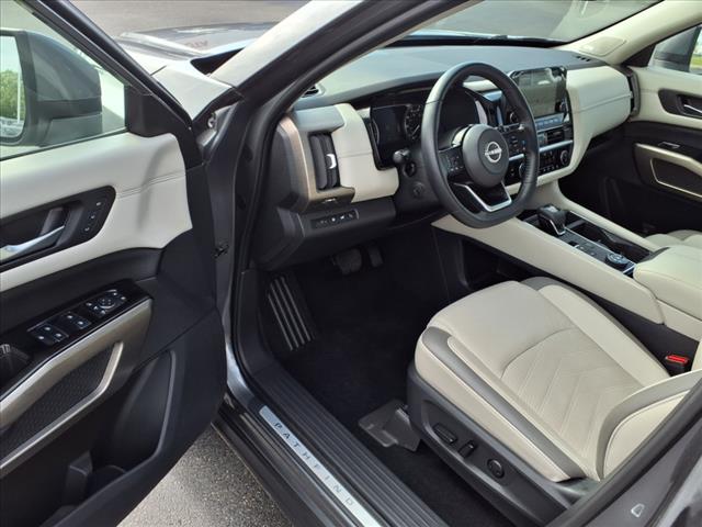 2022 Nissan Pathfinder PLATINUM