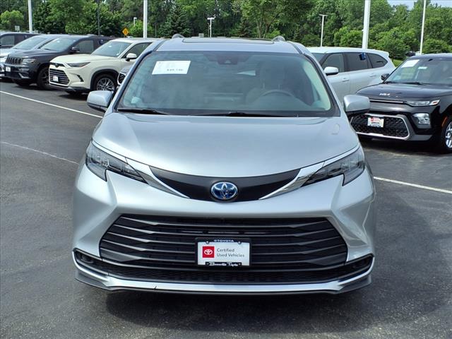 2025 Toyota Sienna LE