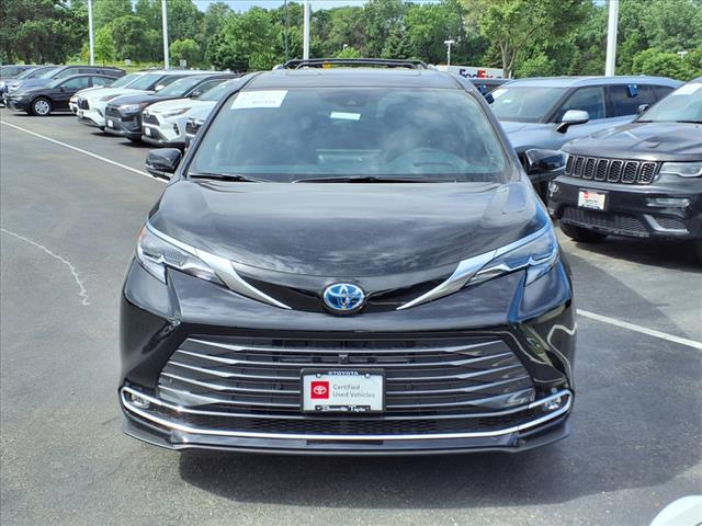 2025 Toyota Sienna PLATINUM