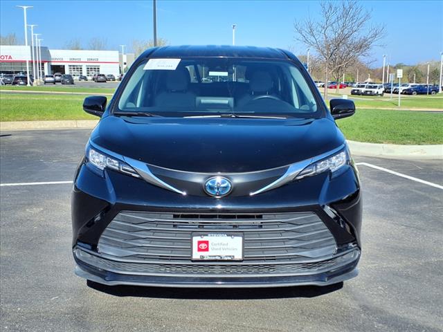 2023 Toyota Sienna LE