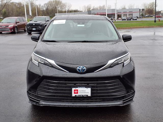 2022 Toyota Sienna LE