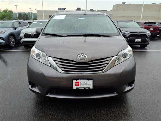 2017 Toyota Sienna LE