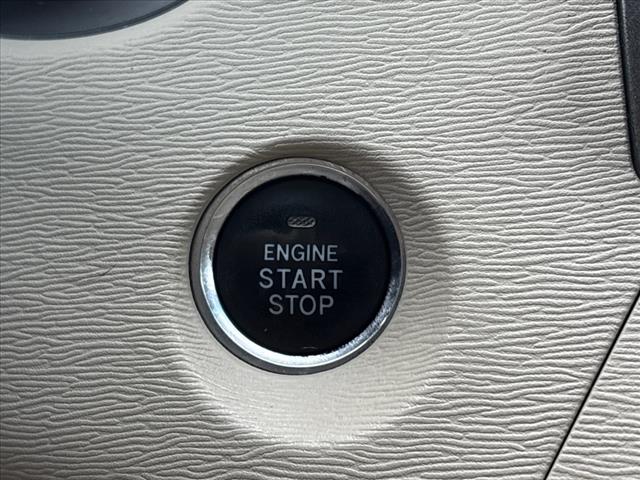 2011 Toyota Sienna XLE Minivan 4D