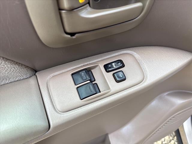 2003 Toyota Sienna LE Minivan 4D