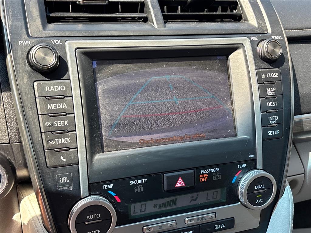 2013 Toyota Camry XLE Hybrid - Photo 19