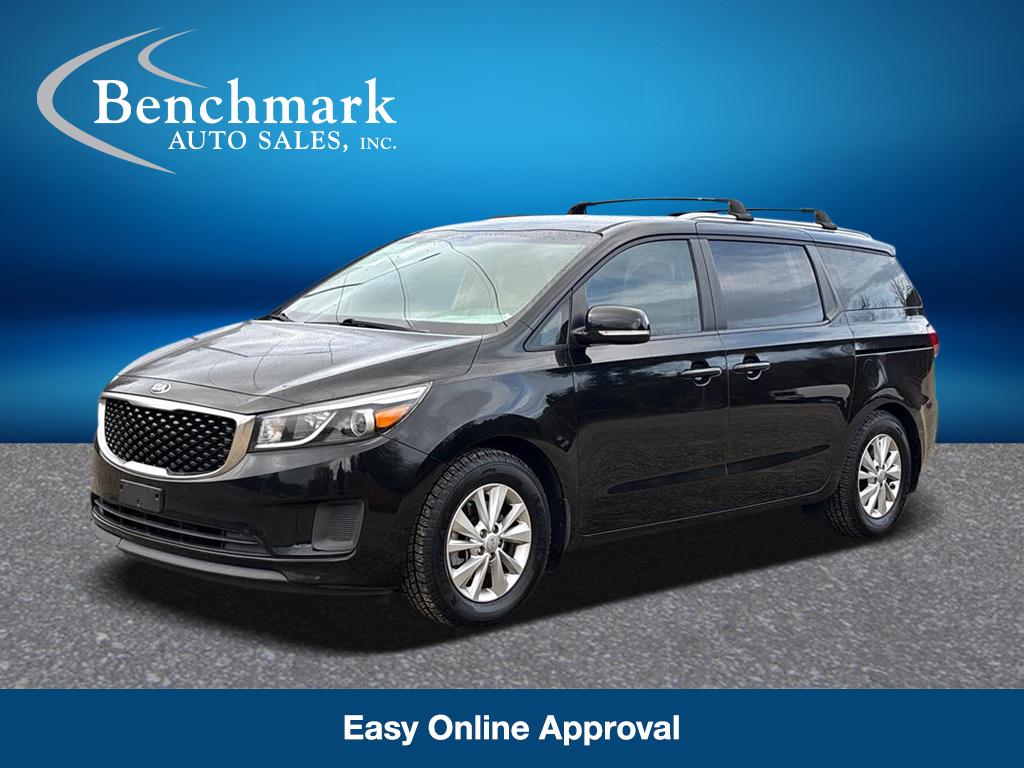 2016 Kia Sedona LX's photo