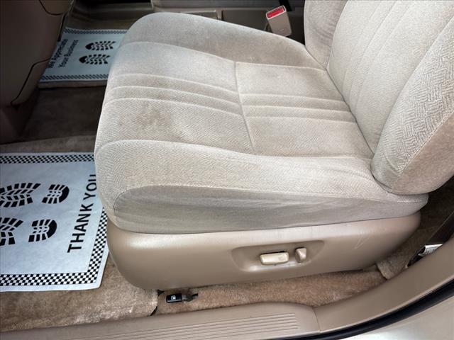 2003 Toyota Sienna LE Minivan 4D