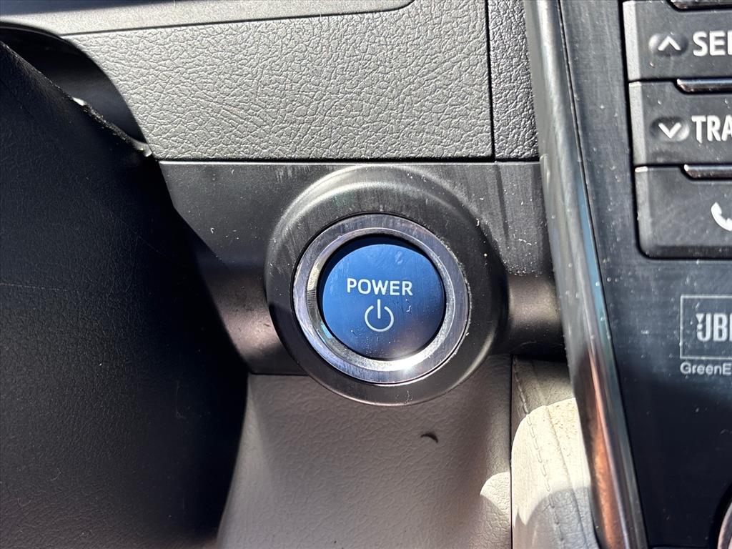2013 Toyota Camry XLE Hybrid - Photo 22