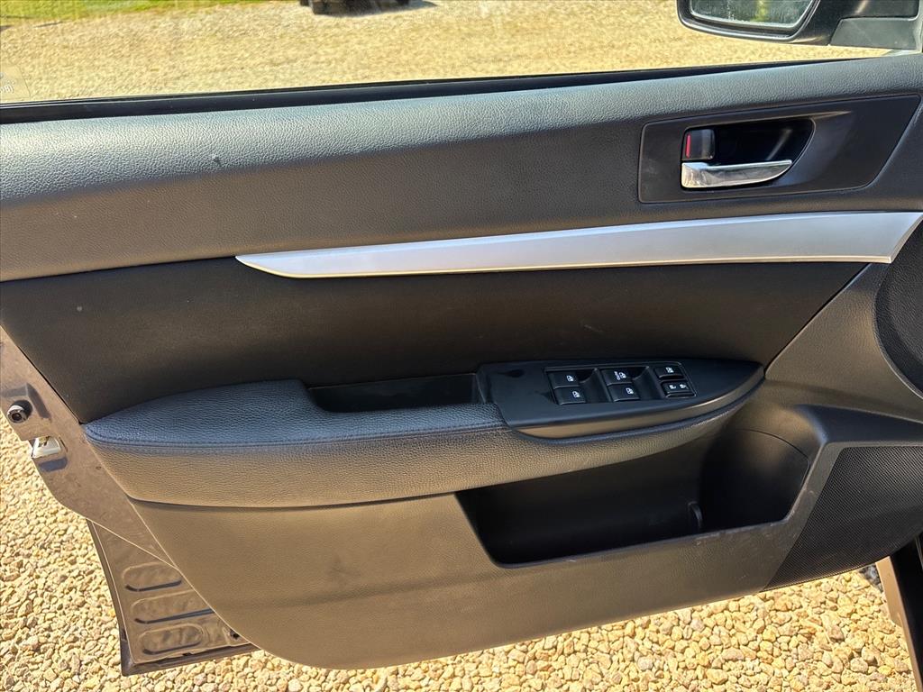2013 Subaru Outback Premium - Photo 24