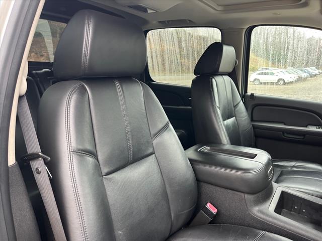 2008 Chevrolet Avalanche LT Sport Utility Pickup 4D 5 1