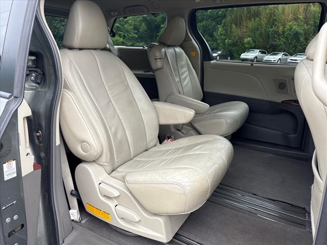 2011 Toyota Sienna XLE Minivan 4D