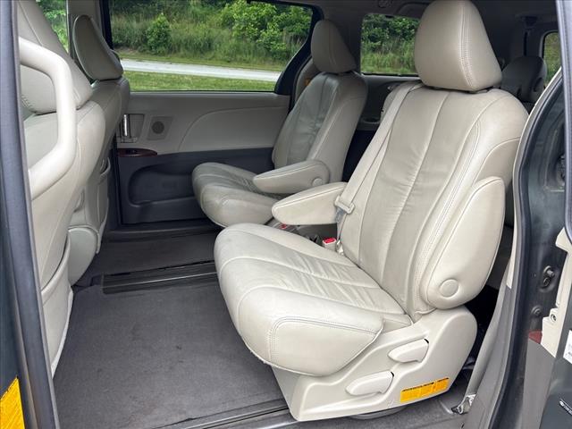 2011 Toyota Sienna XLE Minivan 4D