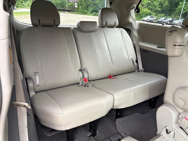 2011 Toyota Sienna XLE Minivan 4D