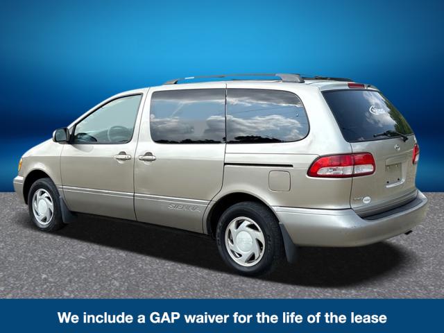2003 Toyota Sienna LE Minivan 4D