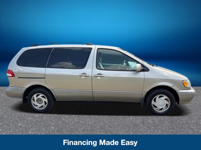 2003 Toyota Sienna LE Minivan 4D