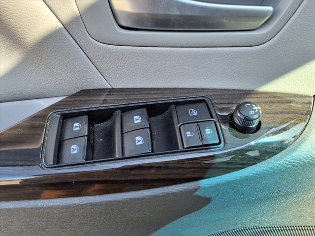 2017 Toyota Sienna MINIVAN