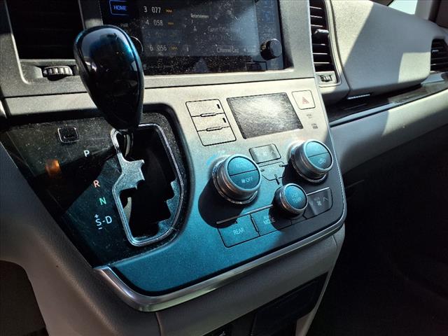 2017 Toyota Sienna MINIVAN