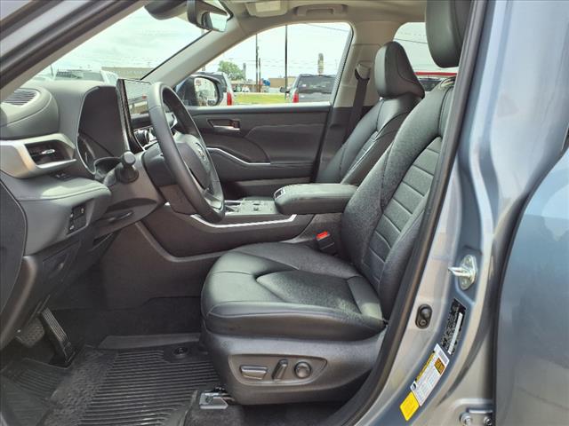 2024 Toyota Highlander LE